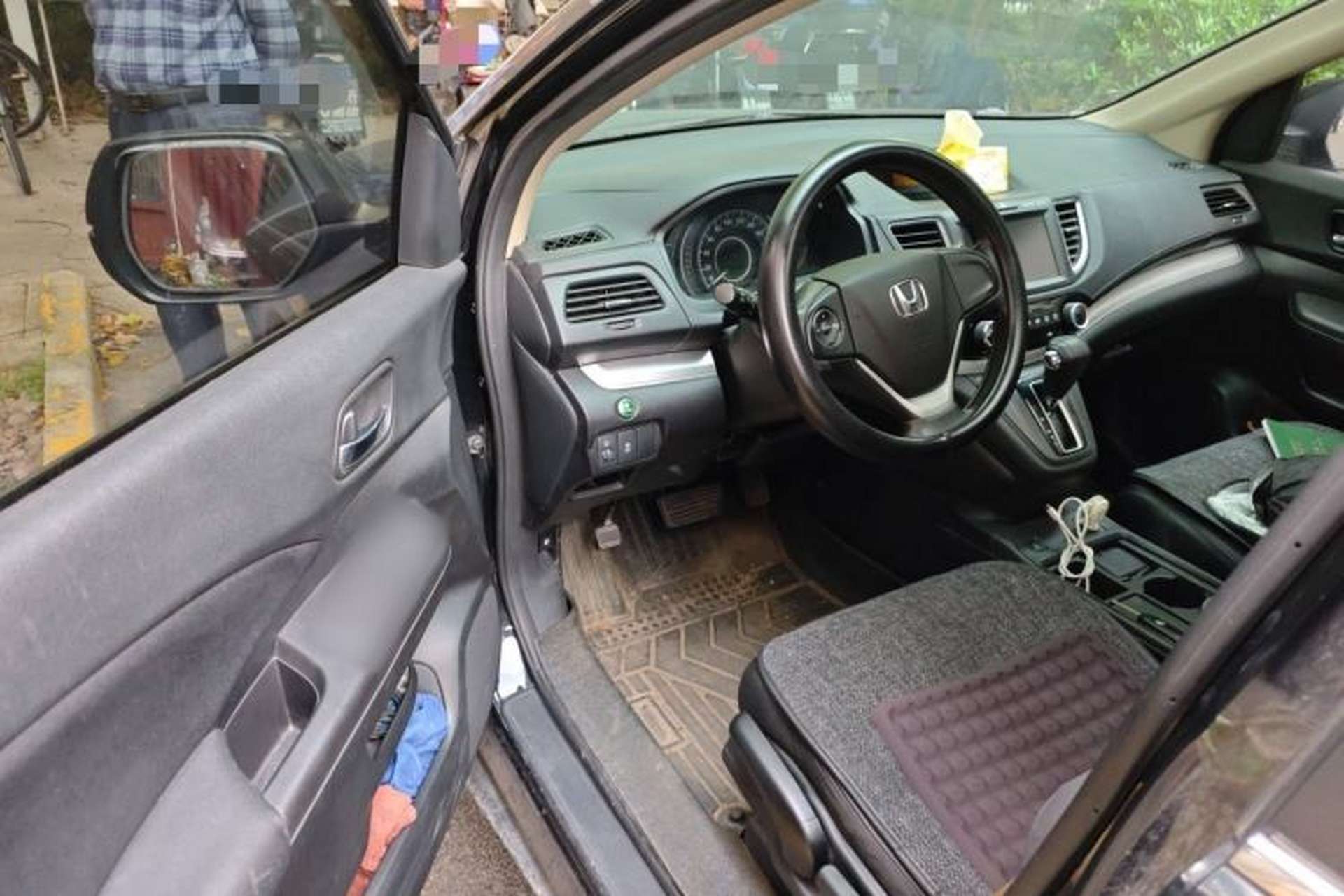 Used Honda CR-V 2016 2.0L two-wheel drive Urban Edition Interior 3