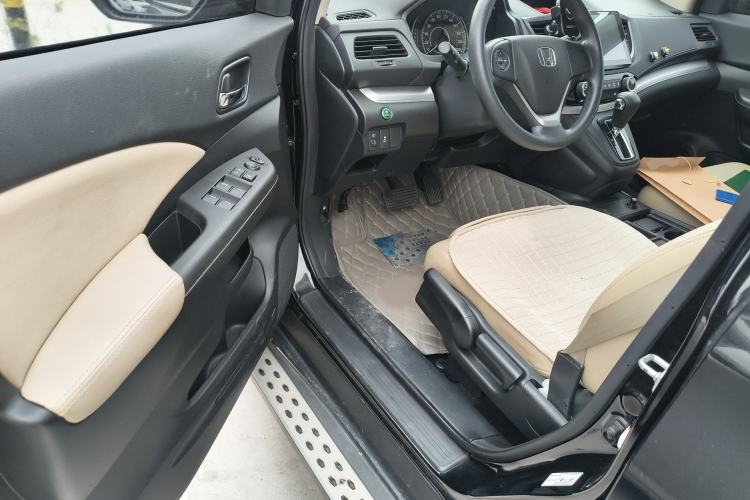 Used Honda CR-V 2016 2.0L Two-Wheel Drive Classic Edition Interior 3
