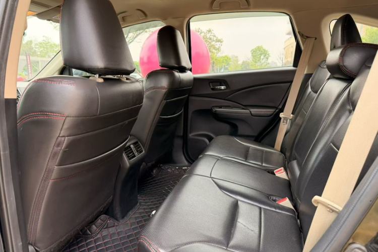 Used Honda CR-V 2016 2.0L Two-Wheel Drive Classic Edition Interior 4