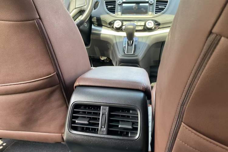 Used Honda CR-V 2016 2.0L two-wheel drive Urban Edition Interior 7