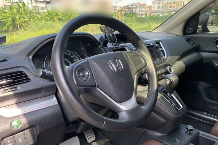 Used Honda CR-V 2016 2.0L two-wheel drive Urban Edition Interior 8
