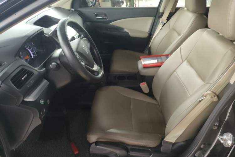 Used Honda CR-V 2016 2.0L two-wheel drive Urban Edition Left Front Seat