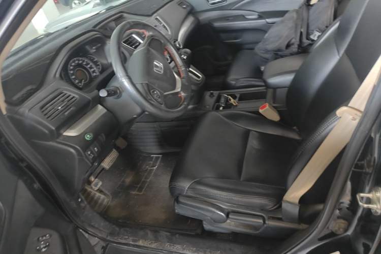 Used Honda CR-V 2016 2.0L two-wheel drive Urban Edition Left Front Seat