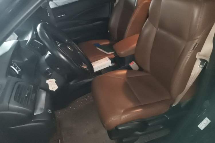 Used Honda CR-V 2016 2.0L two-wheel drive Urban Edition Left Front Seat