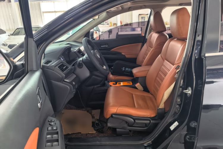 Used Honda CR-V 2016 2.0L two-wheel drive Urban Edition Left Front Seat