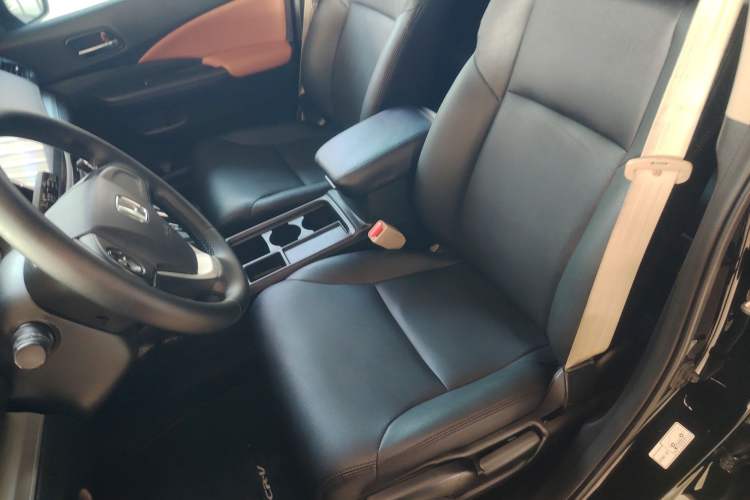 Used Honda CR-V 2016 2.0L two-wheel drive Urban Edition Left Front Seat