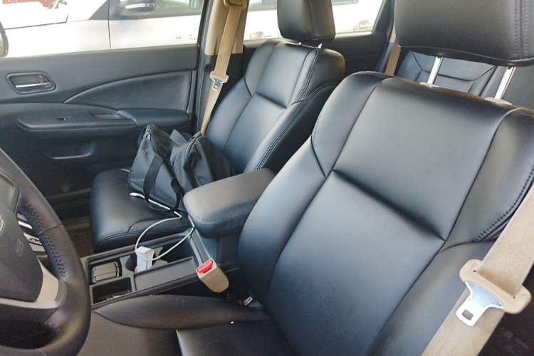 Used Honda CR-V 2016 2.0L two-wheel drive Urban Edition Left Front Seat