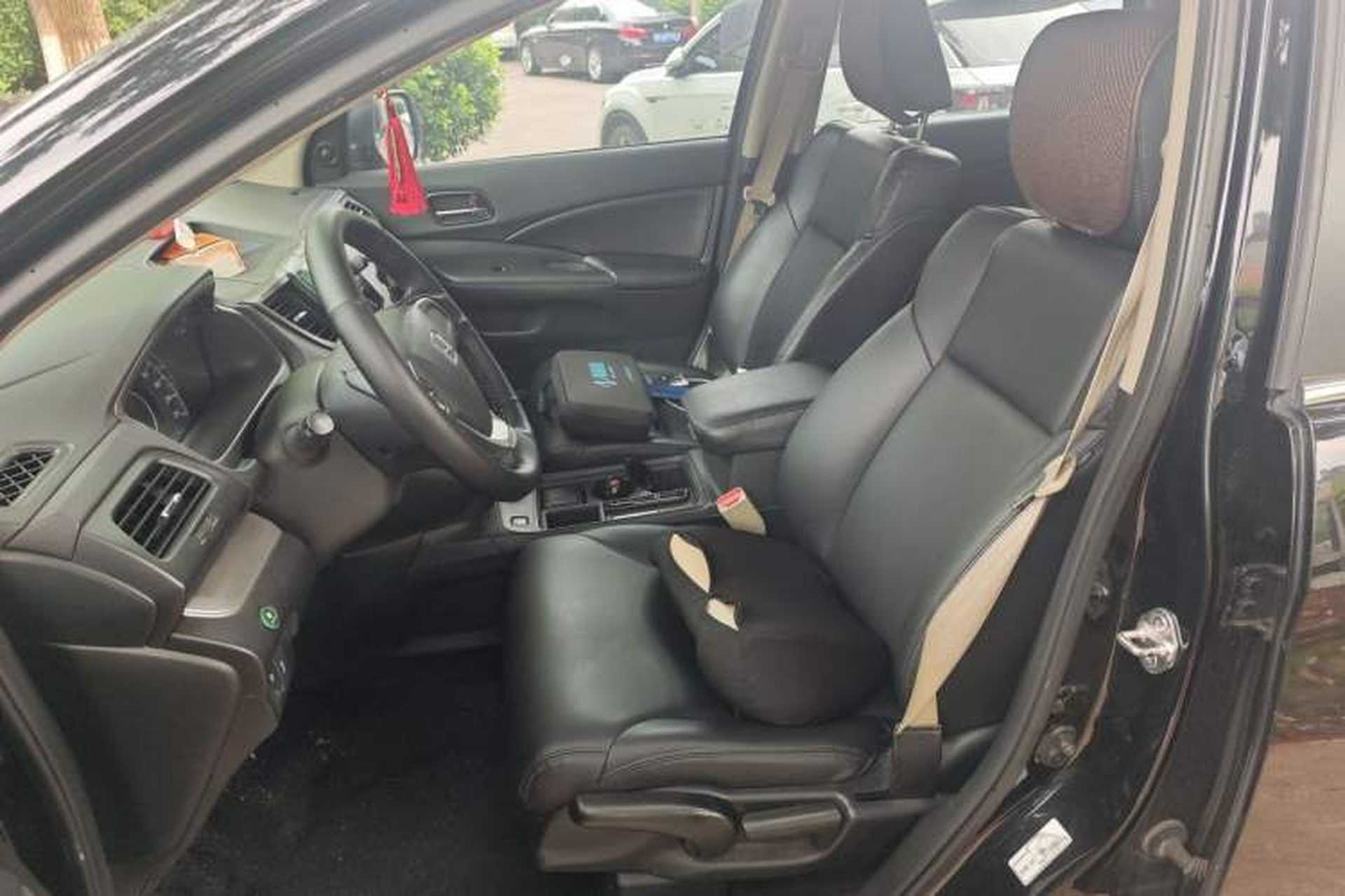 Used Honda CR-V 2016 2.0L two-wheel drive Urban Edition Left Front Seat