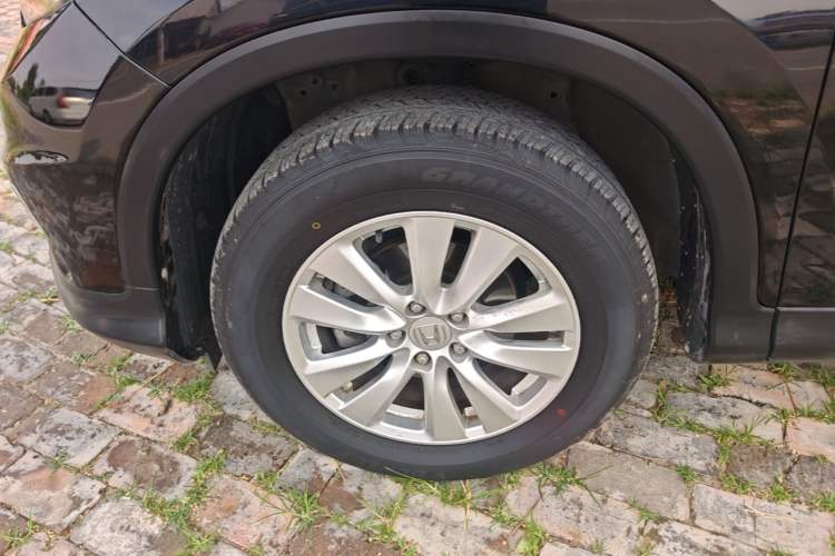 Used Honda CR-V 2016 2.0L Two-Wheel Drive Classic Edition Left Front Wheel Hub