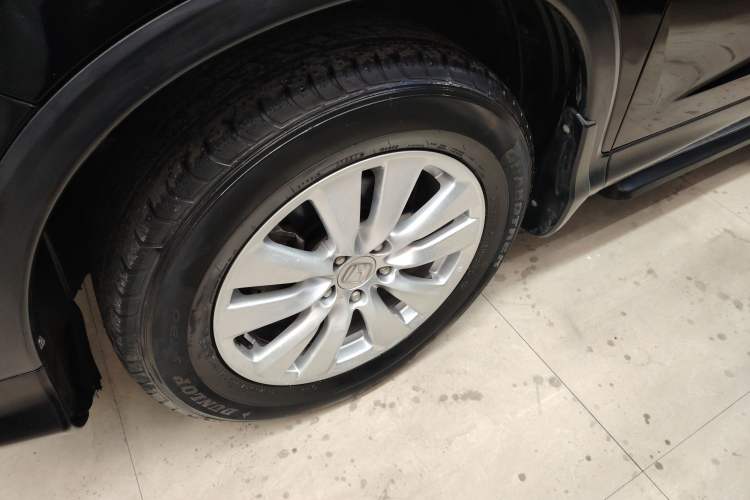 Used Honda CR-V 2016 2.0L two-wheel drive Urban Edition Left Front Wheel Hub
