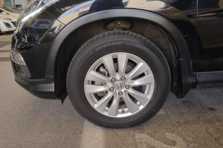 Used Honda CR-V 2016 2.0L two-wheel drive Urban Edition Left Front Wheel Hub