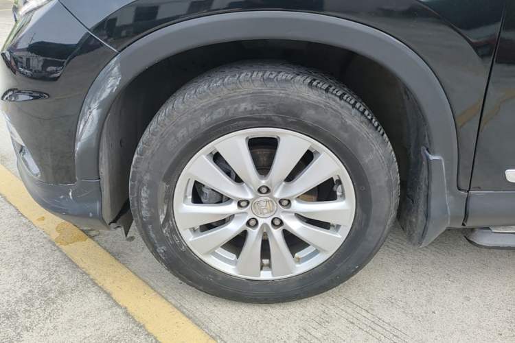 Used Honda CR-V 2016 2.0L two-wheel drive Urban Edition Left Front Wheel Hub