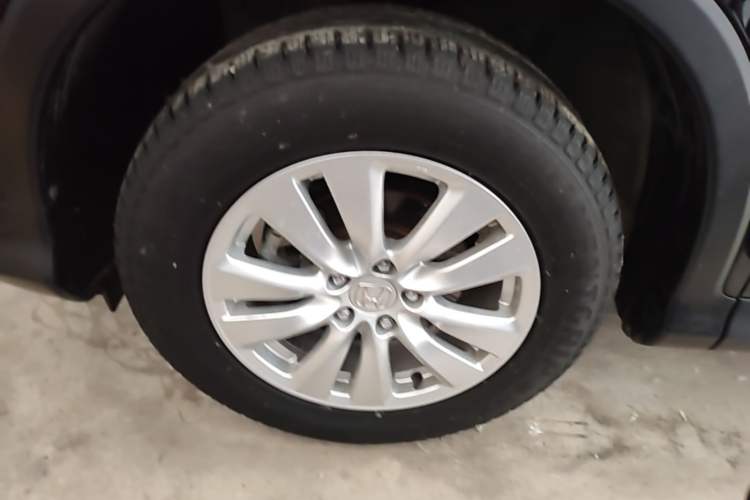 Used Honda CR-V 2016 2.0L Two-Wheel Drive Classic Edition Left Front Wheel Hub