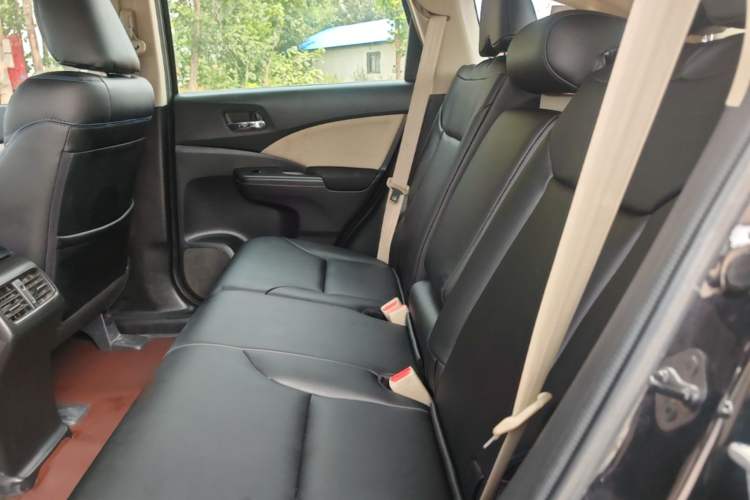 Used Honda CR-V 2016 2.0L Two-Wheel Drive Classic Edition Left Rear Seat