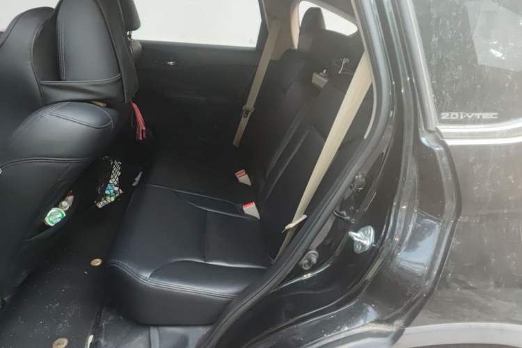 Used Honda CR-V 2016 2.0L two-wheel drive Urban Edition Left Rear Seat