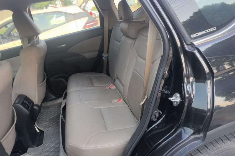 Used Honda CR-V 2016 2.0L Two-Wheel Drive Classic Edition Left Rear Seat