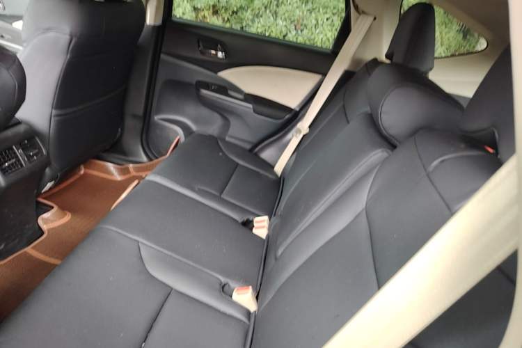Used Honda CR-V 2016 2.0L two-wheel drive Urban Edition Left Rear Seat