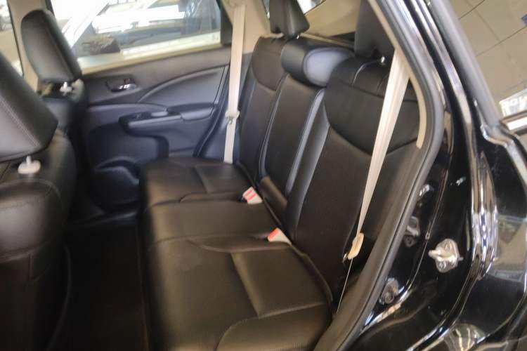 Used Honda CR-V 2016 2.0L two-wheel drive Urban Edition Left Rear Seat