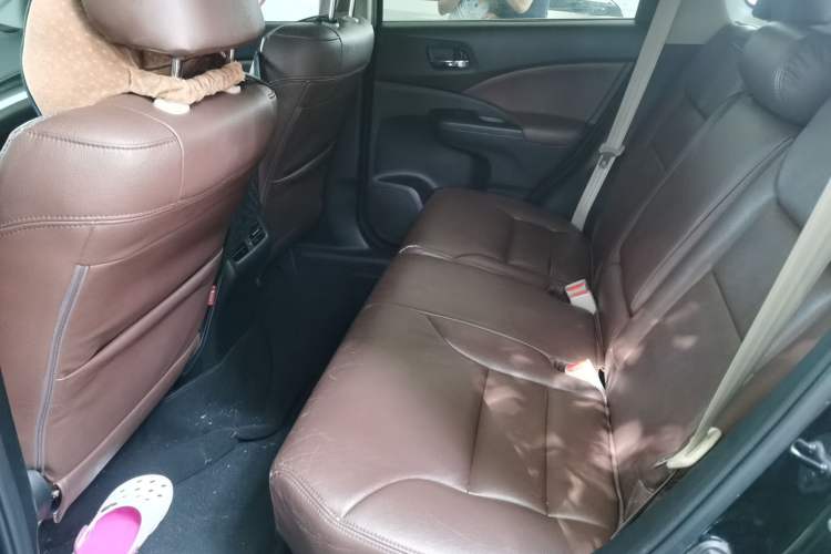 Used Honda CR-V 2016 2.0L two-wheel drive Urban Edition Left Rear Seat
