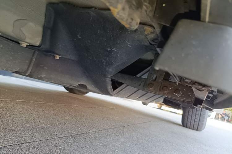 Used Honda CR-V 2016 2.0L two-wheel drive Urban Edition Left Side Sill