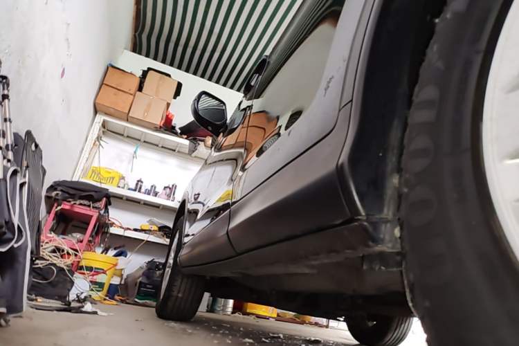 Used Honda CR-V 2016 2.0L Two-Wheel Drive Classic Edition Left Side Sill