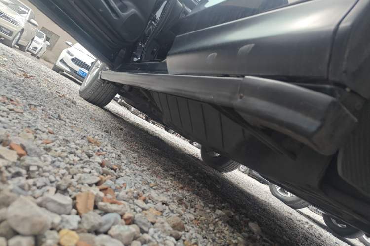 Used Honda CR-V 2016 2.0L Two-Wheel Drive Classic Edition Left Side Sill