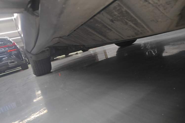 Used Honda CR-V 2016 2.0L Two-Wheel Drive Classic Edition Left Side Sill