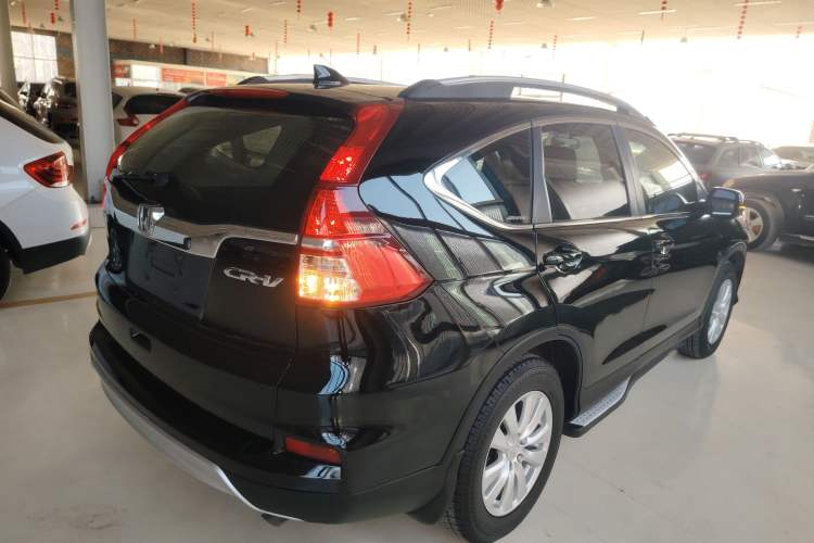 Used Honda CR-V 2016 2.0L two-wheel drive Urban Edition Rear Right 45 Deg