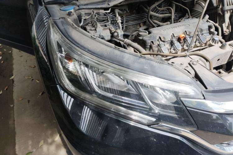 Used Honda CR-V 2016 2.0L Two-Wheel Drive Classic Edition Right Front Headlight