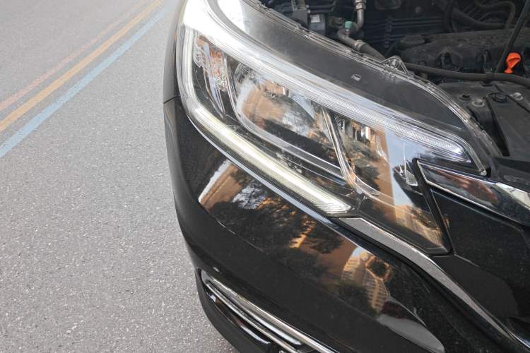Used Honda CR-V 2016 2.0L two-wheel drive Urban Edition Right Front Headlight