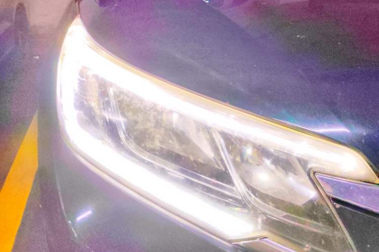 Used Honda CR-V 2016 2.0L two-wheel drive Urban Edition Right Front Headlight