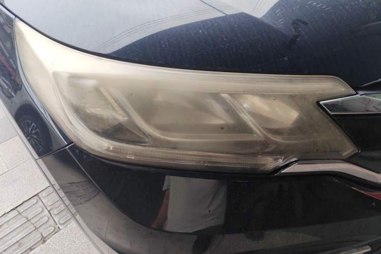 Used Honda CR-V 2016 2.0L Two-Wheel Drive Classic Edition Right Front Headlight