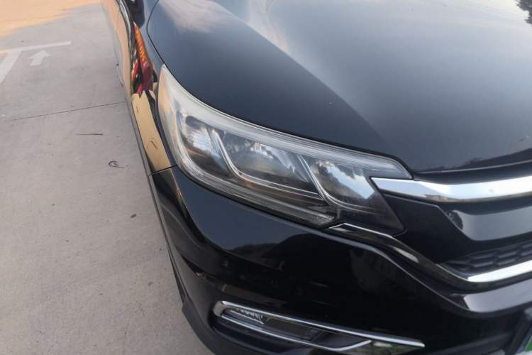 Used Honda CR-V 2016 2.0L Two-Wheel Drive Classic Edition Right Front Headlight