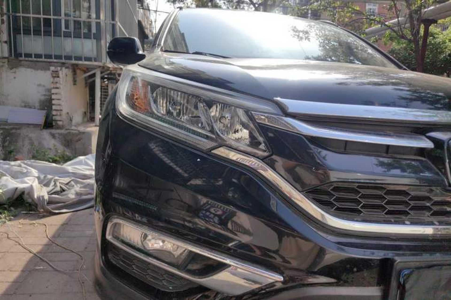 Used Honda CR-V 2016 2.0L Two-Wheel Drive Classic Edition Right Front Headlight