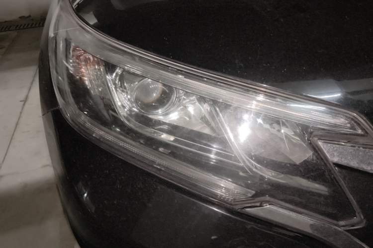 Used Honda CR-V 2016 2.0L two-wheel drive Urban Edition Right Front Headlight
