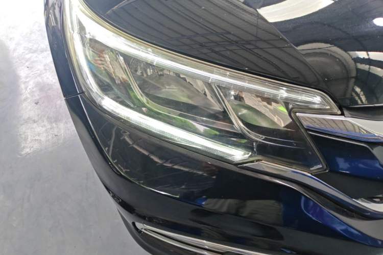 Used Honda CR-V 2016 2.0L two-wheel drive Urban Edition Right Front Headlight