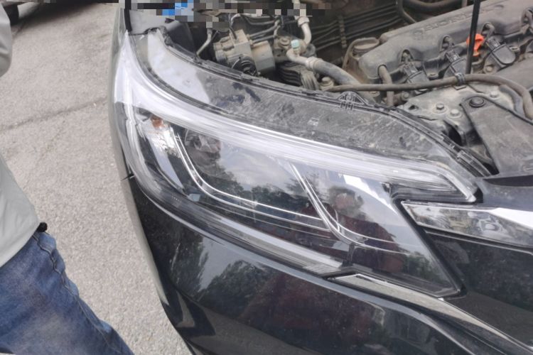 Used Honda CR-V 2016 2.0L Two-Wheel Drive Classic Edition Right Front Headlight