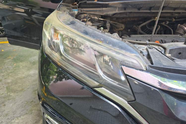 Used Honda CR-V 2016 2.0L Two-Wheel Drive Classic Edition Right Front Headlight
