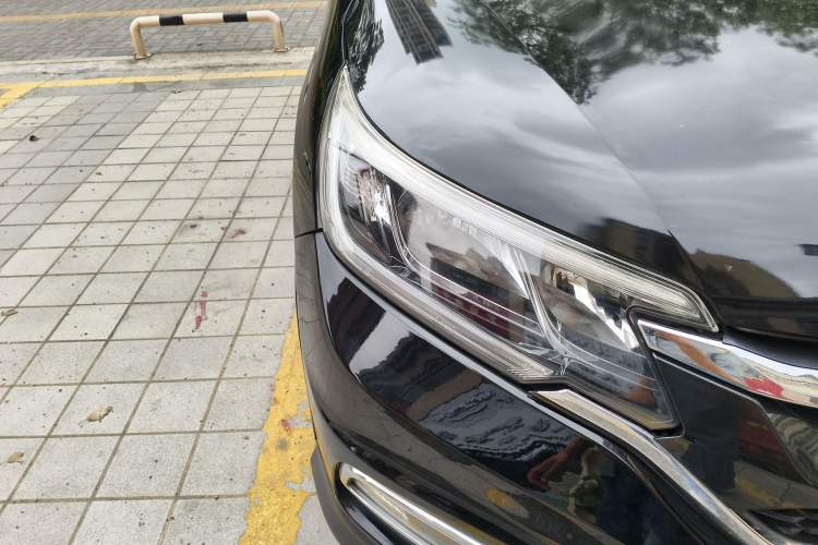Used Honda CR-V 2016 2.0L two-wheel drive Urban Edition Right Front Headlight
