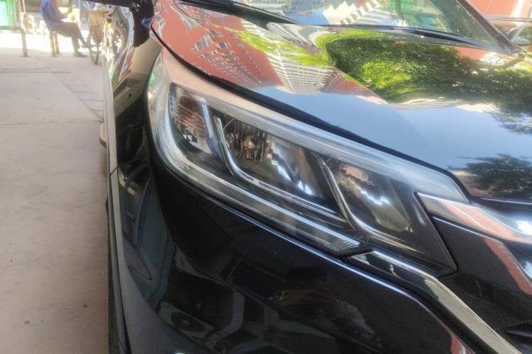 Used Honda CR-V 2016 2.0L two-wheel drive Urban Edition Right Front Headlight
