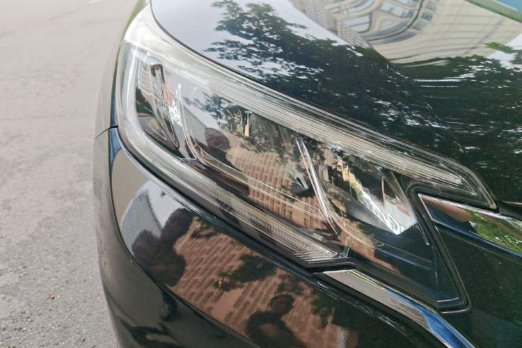 Used Honda CR-V 2016 2.0L Two-Wheel Drive Classic Edition Right Front Headlight