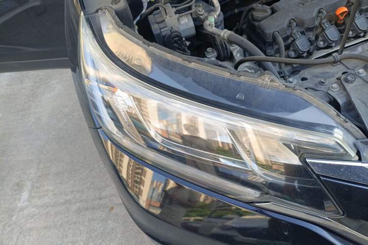 Used Honda CR-V 2016 2.0L Two-Wheel Drive Classic Edition Right Front Headlight