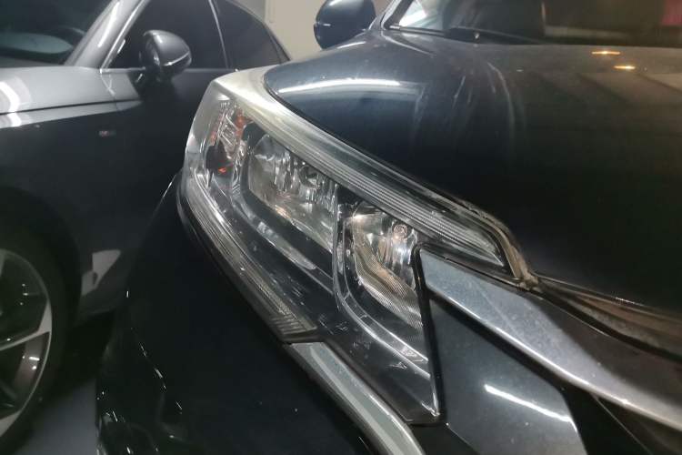 Used Honda CR-V 2016 2.0L two-wheel drive Urban Edition Right Front Headlight