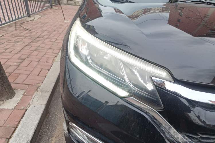 Used Honda CR-V 2016 2.0L two-wheel drive Urban Edition Right Front Headlight