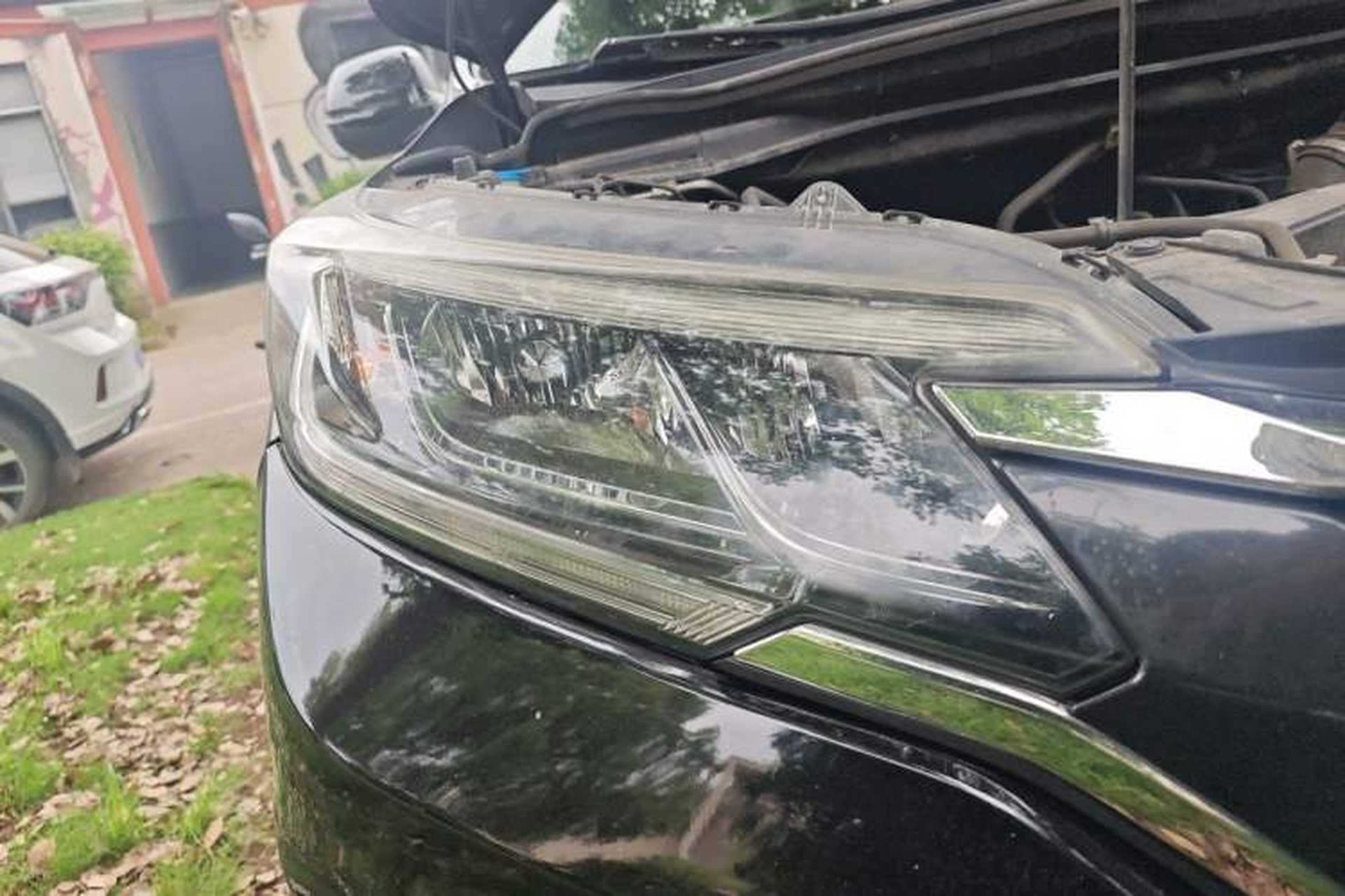 Used Honda CR-V 2016 2.0L two-wheel drive Urban Edition Right Front Headlight