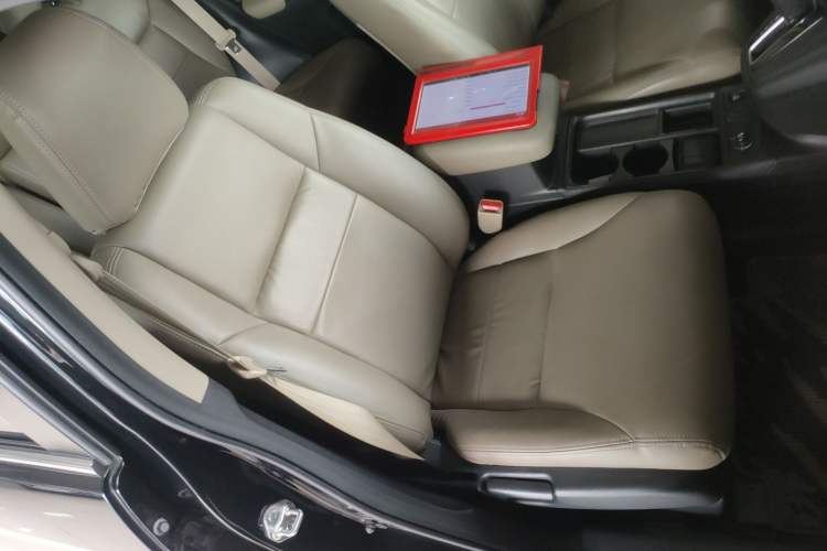 Used Honda CR-V 2016 2.0L two-wheel drive Urban Edition Right Front Seat