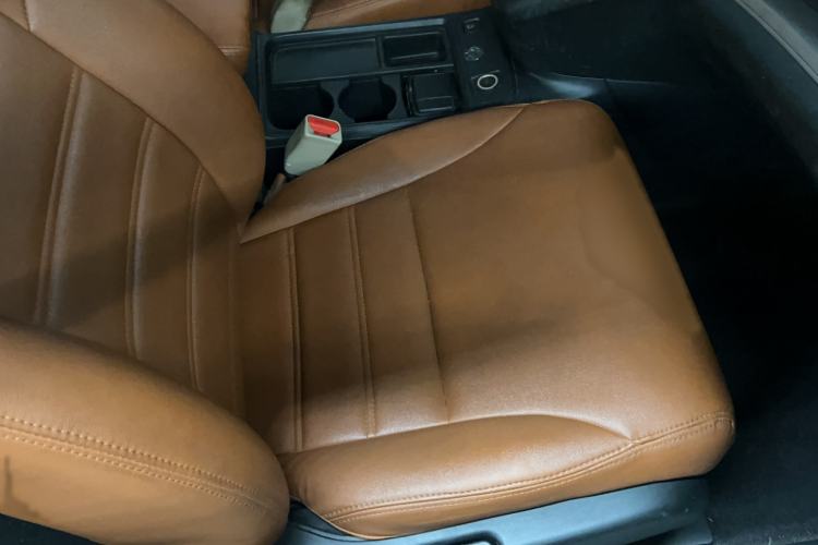 Used Honda CR-V 2016 2.0L Two-Wheel Drive Classic Edition Right Front Seat