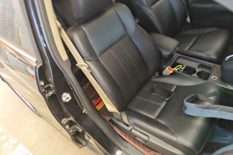 Used Honda CR-V 2016 2.0L two-wheel drive Urban Edition Right Front Seat