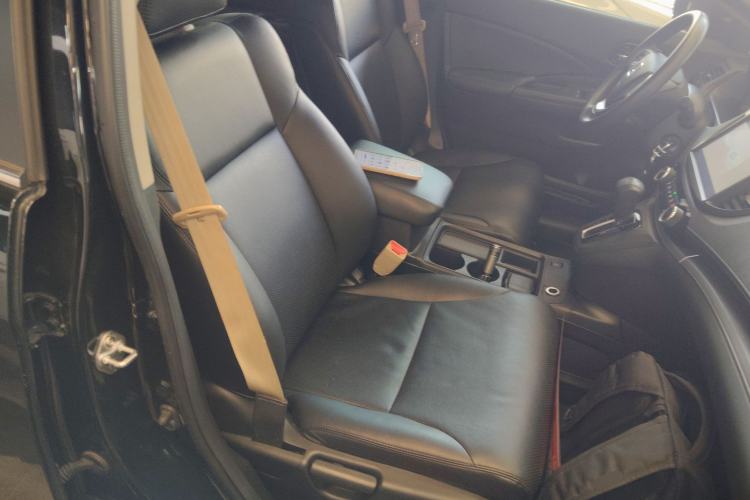 Used Honda CR-V 2016 2.0L two-wheel drive Urban Edition Right Front Seat