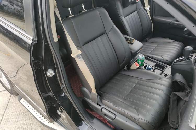 Used Honda CR-V 2016 2.0L two-wheel drive Urban Edition Right Front Seat